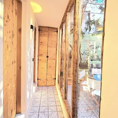 Vintage Charm In Center 度假居